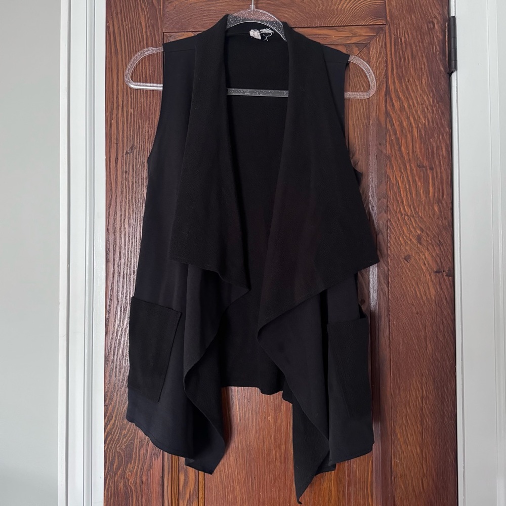 Faux Sherpa Lined Draped Vest Black size XS